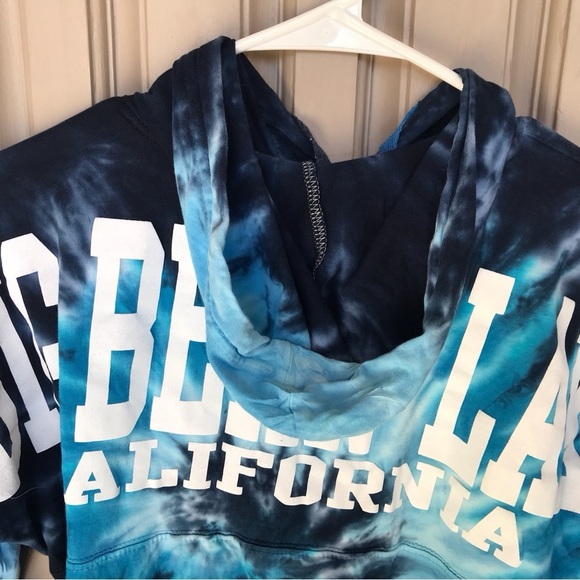 Big bear, lake hoodie, blue tie-dye, light weight, long sleeves nice - Picture 8 of 8